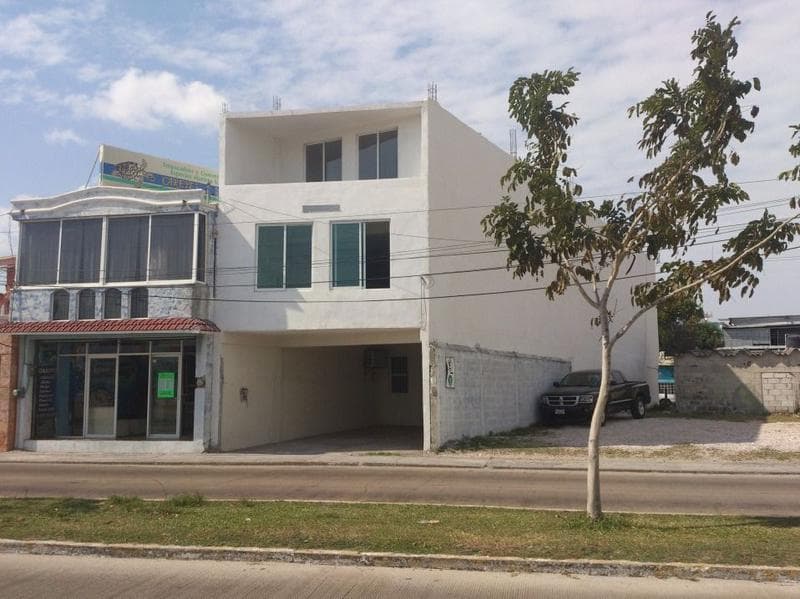 OFICINAS EN RENTA FRENTE A SORIANA AVIACION Y AEROPUERTO. - 1
