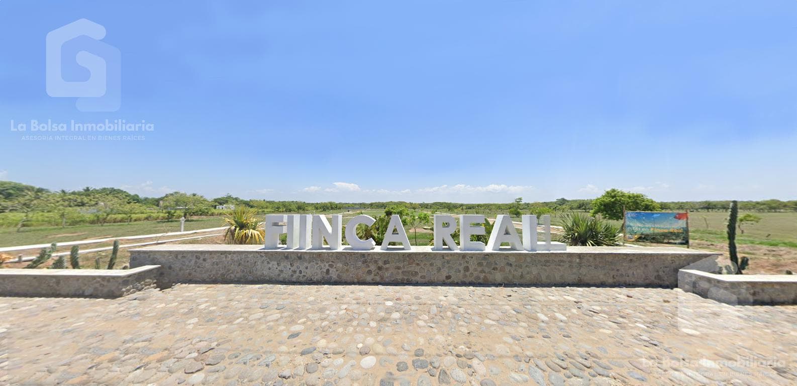 Terreno en Venta en Finca Real en Costa Esmeralda Veracruz - 1