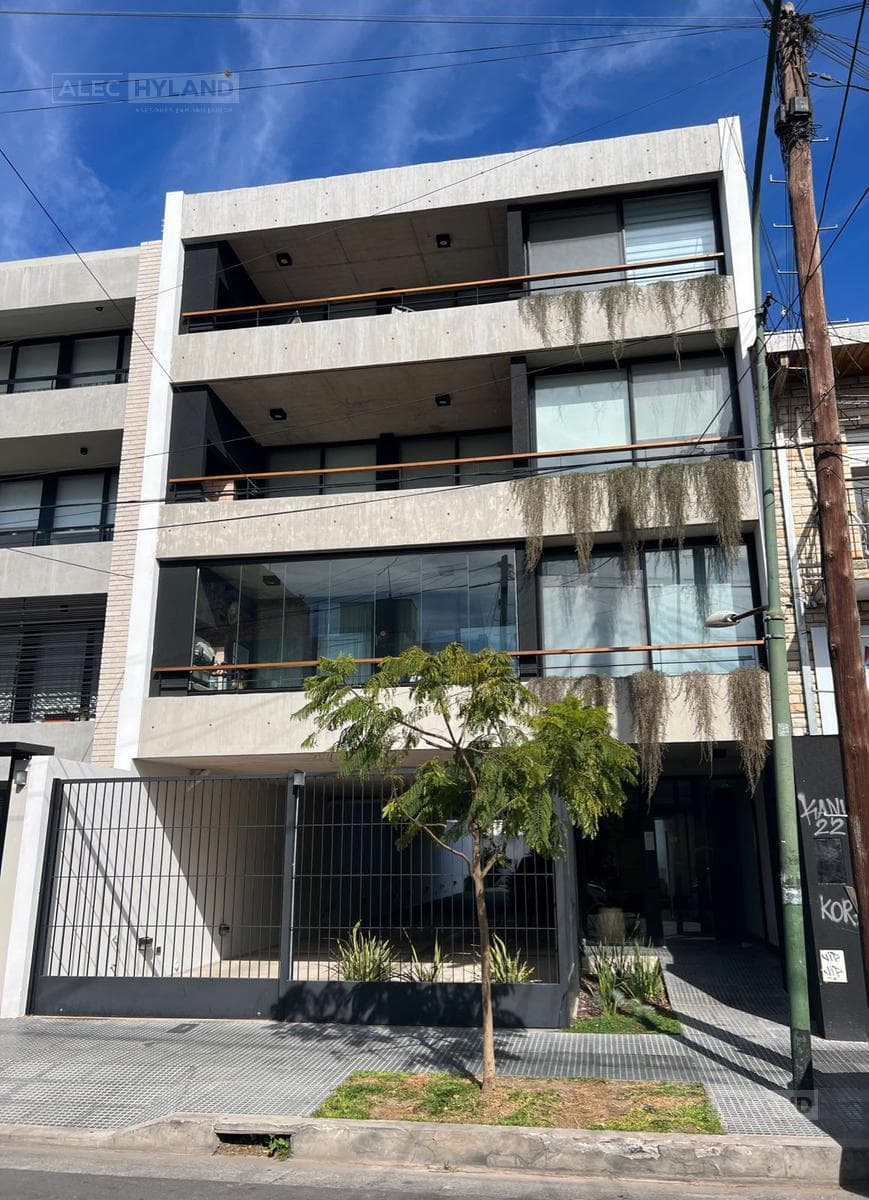 Departamento en alquiler de 3 ambientes, moderno en Martínez - 1