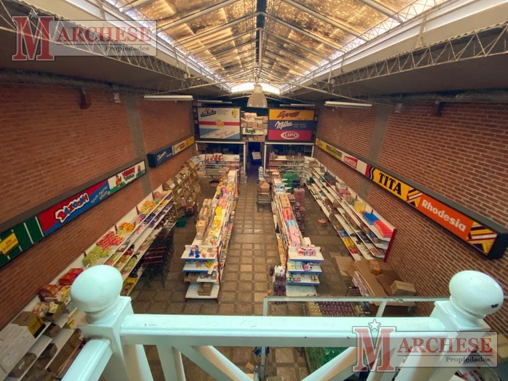 Depósito de categoría en alquiler en Morón - 1