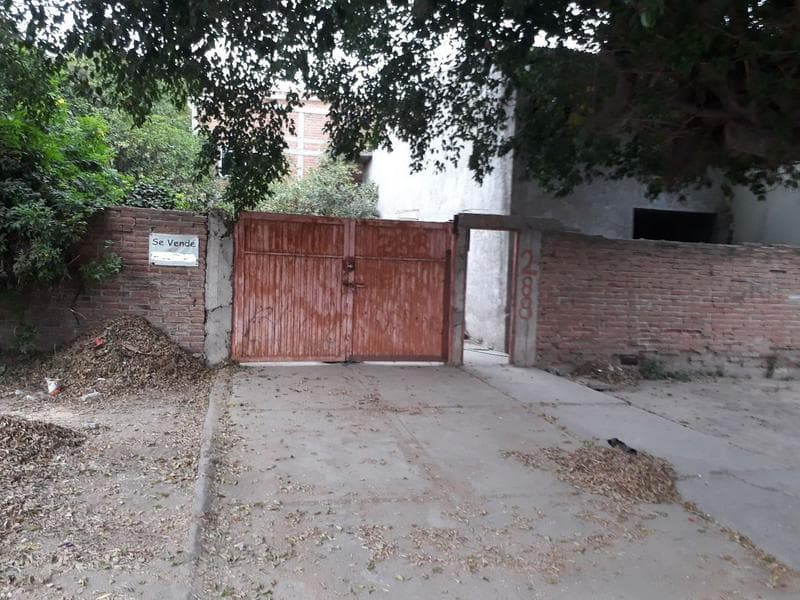 SE VENDE TERRENO CON CASA EN OBRA NEGRA , EN ZONA MUY COMERCIAL - 1