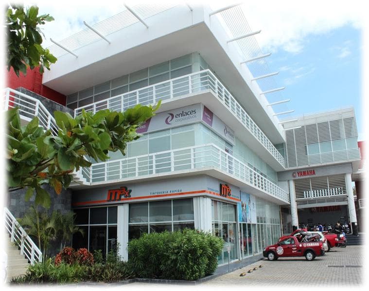 OFICINA EN RENTA PLAZA YAMAHA PLAYA DEL CARMEN P1573 - 1