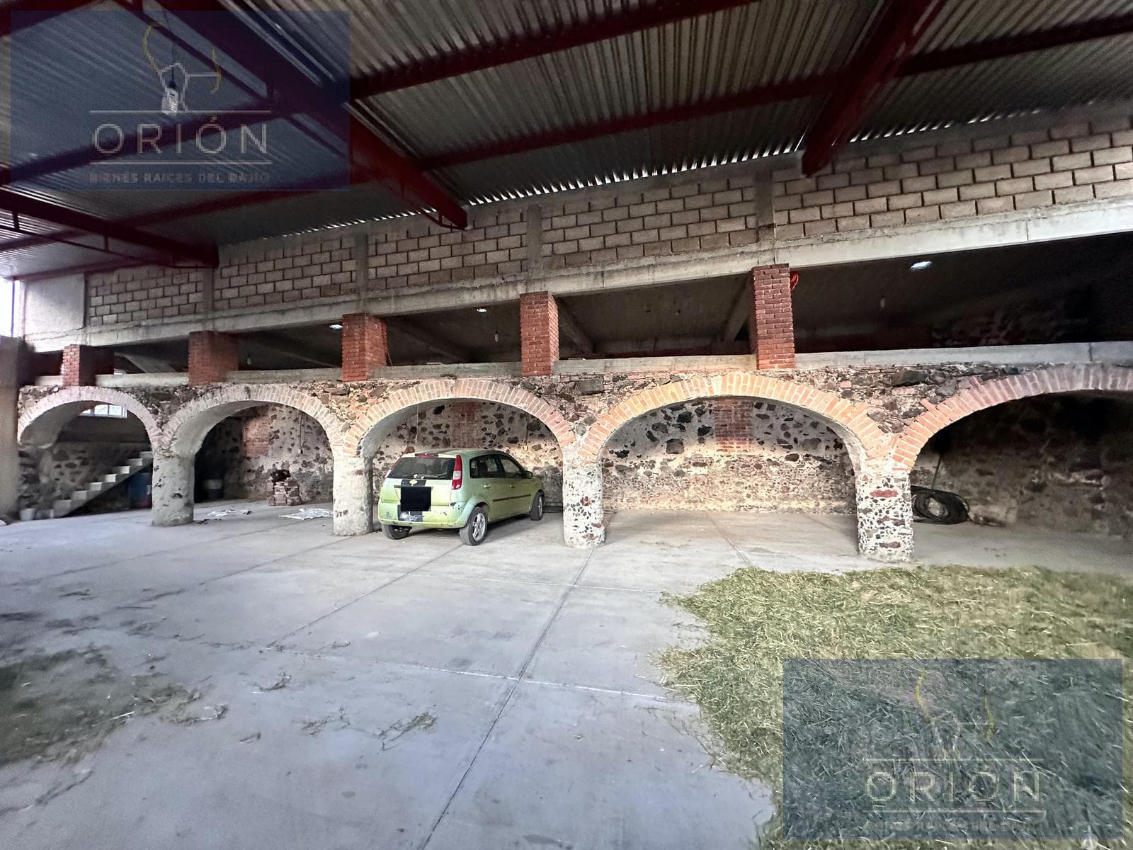 Bodega en renta Ex Hda la Goleta Soyaniquilpan Edo Mex km 94 carretera Mexico Queretaro - 1