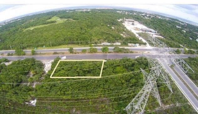 Terreno venta en entrada de Playa del Carmen, 5414 m2 - 1