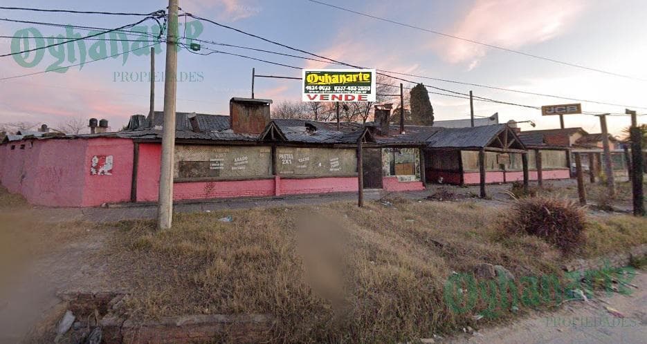 VENTA de LOTE con MEJORAS en ACCESO OESTE km31 - 1