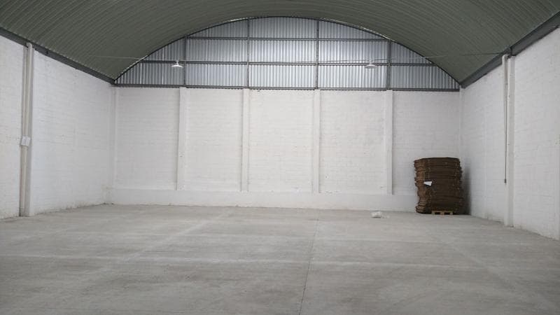 Bodega en renta zona VW - 1