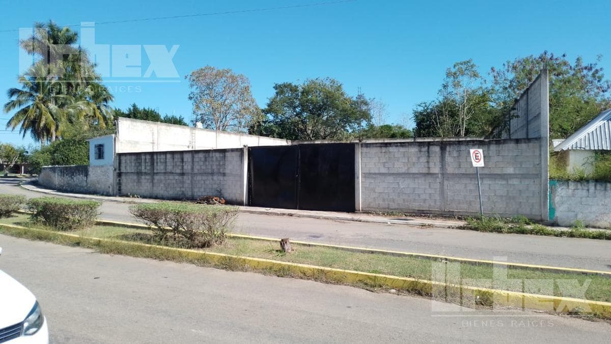 RENTO EXCELENTE TERRENO EN AVENIDA PRINCIPAL MANUEL CRECENCIO GARCIA REJON, HOPELCHEN - 1