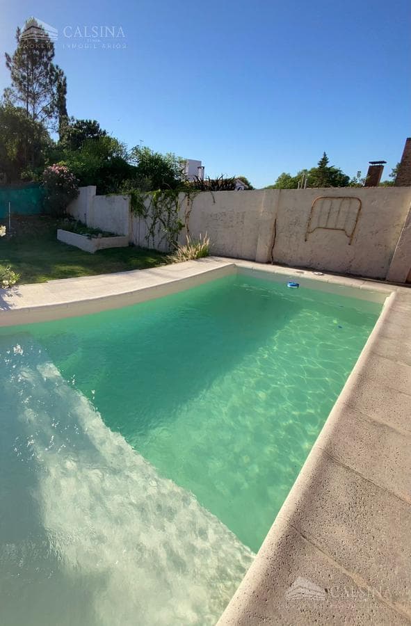 Casa en venta rio ceballos con pileta NO apto credito - 1
