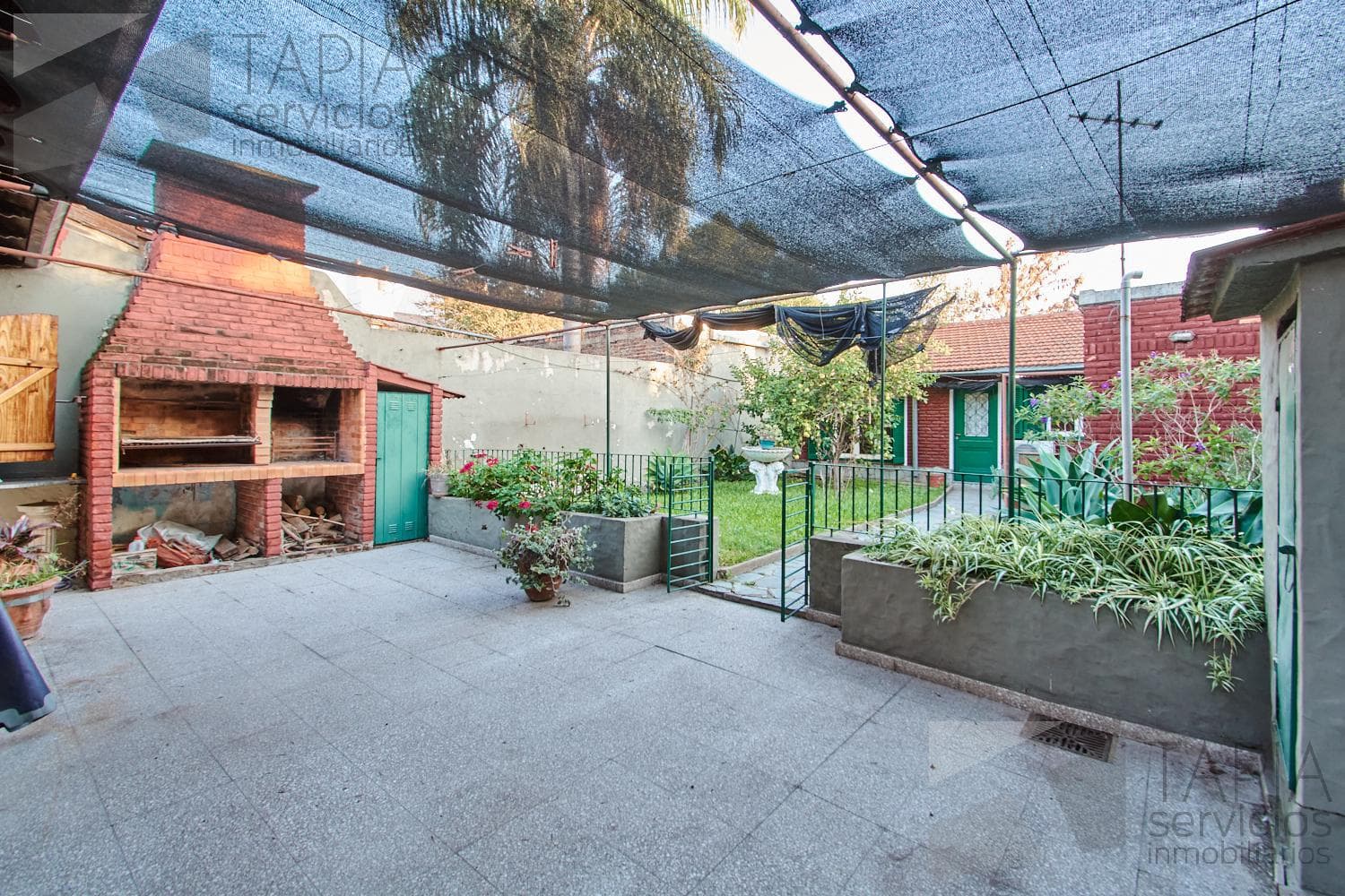 Casa en venta de 3 amb y depto de 1 amb o quincho equipado en villa ballester! - 1