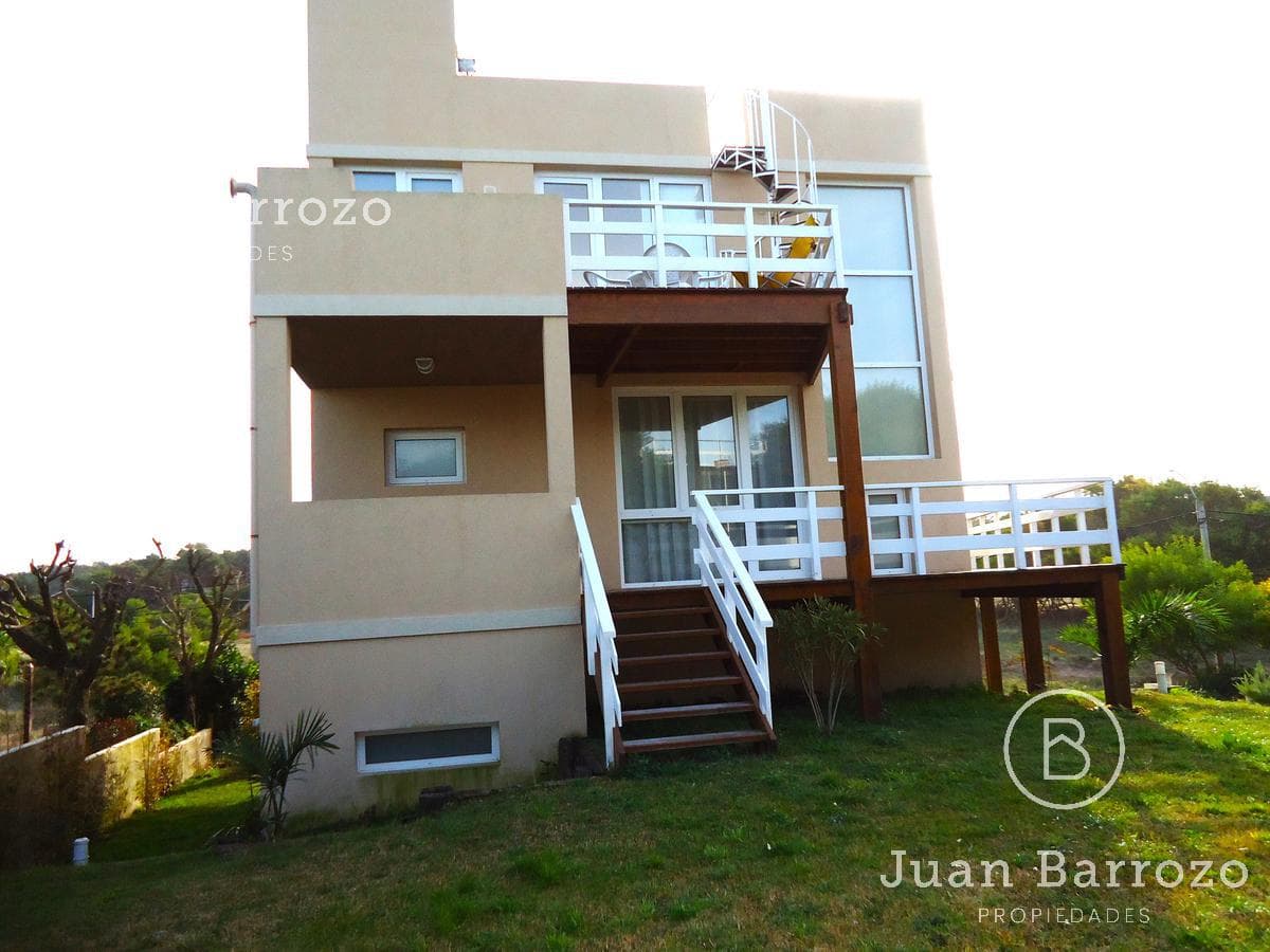 Casa en venta Villa Gesell a metros del mar. - 1