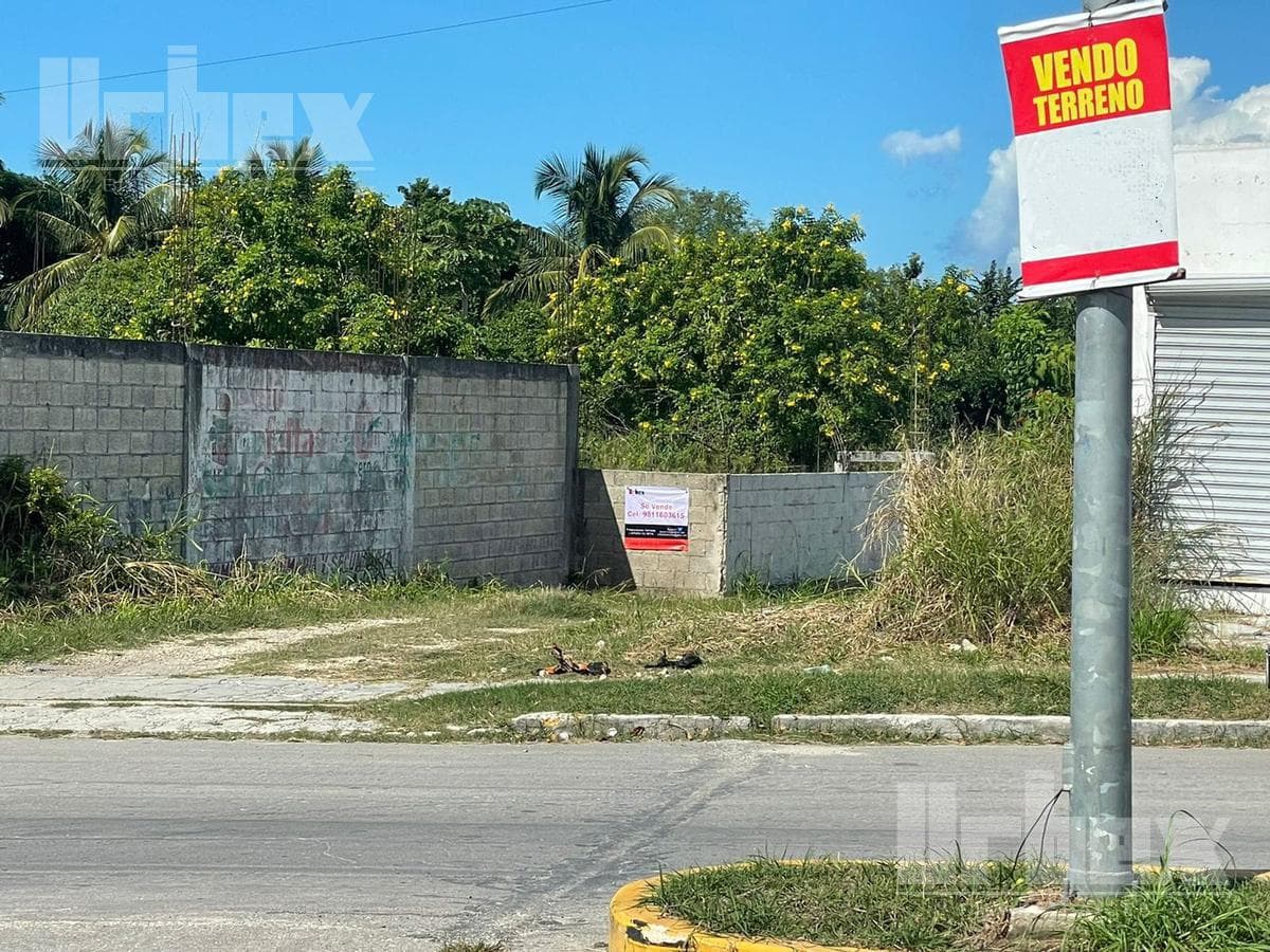 VENDO EXCELENTE TERRENO A UNA CUADRA DEL MALECÓN DE CHAMPOTON, CAMPECHE - 1