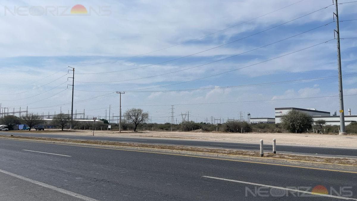 Terreno Industrial o Comercial sobre Carretera 57 Zona Aeropuerto SLP - 1