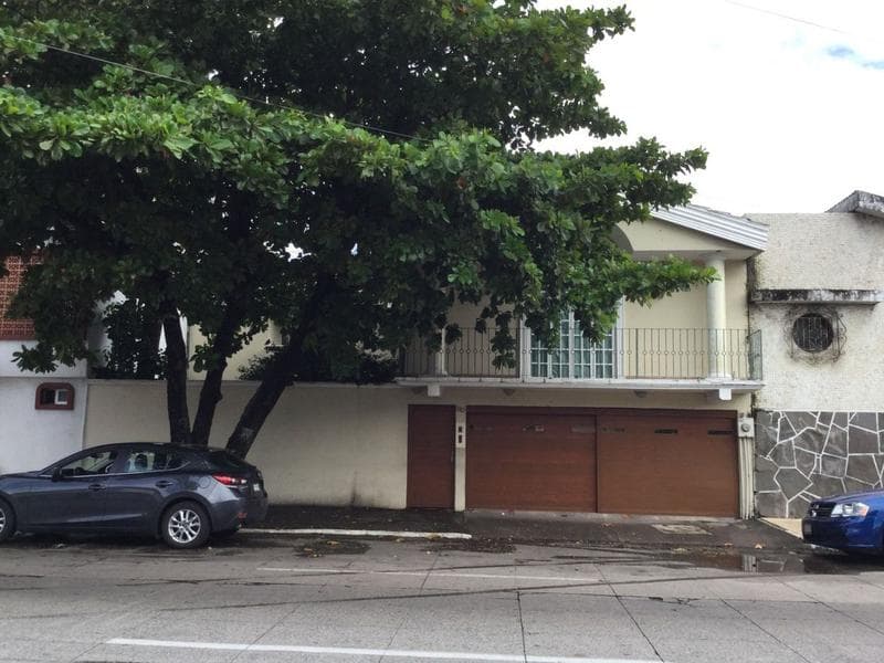 VERACRUZ VENTA O RENTA amplia CASA HABITACIÓN en PRIMER CUADRO - 1