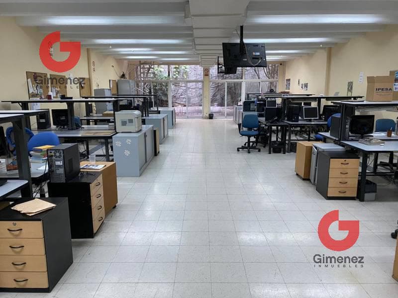 Excelentes Oficinas 567m2 totales - 1
