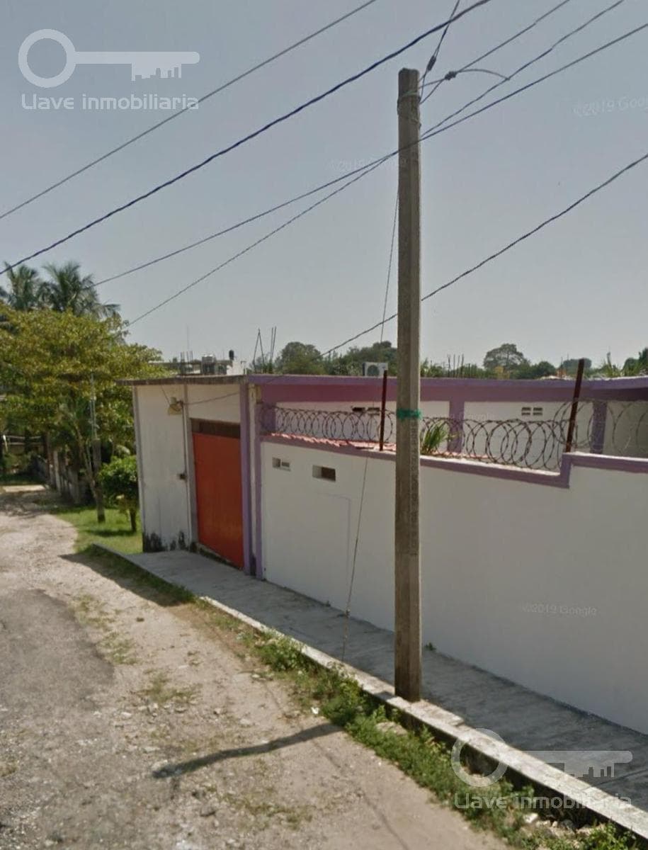Renta de Bodega de 200 m2 en esquina de Av. 18 de Marzo, Col. Buenavista Sur, Minatitlán, Veracruz. - 1