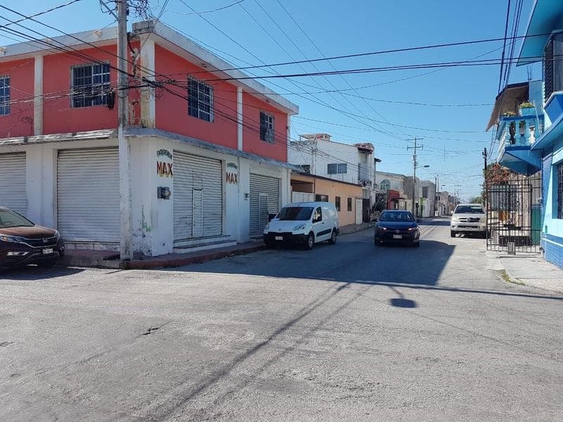 EDIFICIO EN VENTA, CERCA DE PEMEX DE LA 33 - 1