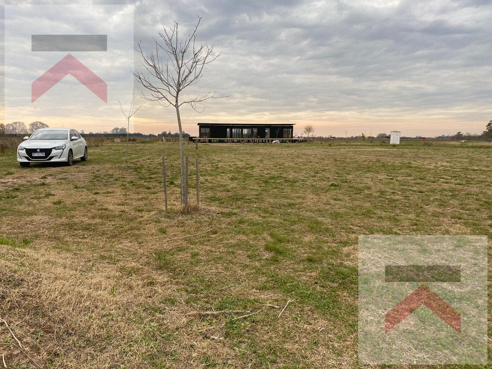 Terreno central a la laguna de 2100 m2, Barrio Privado Laguna de Las Pampas en Villa Espill. - 1