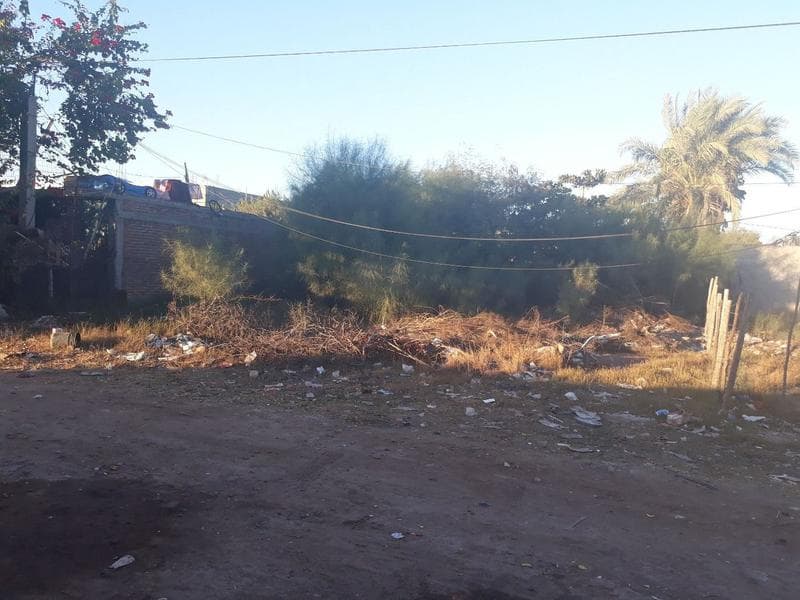 Vendo terreno a 50 m de bulevar las cañas a 1 cuadra atrás UNIVAFU - 1