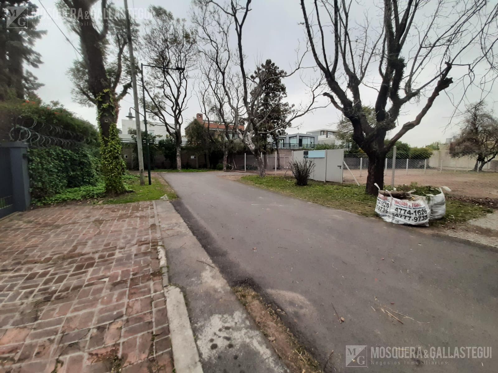 Terreno en venta en barrio Santa Rita - 1