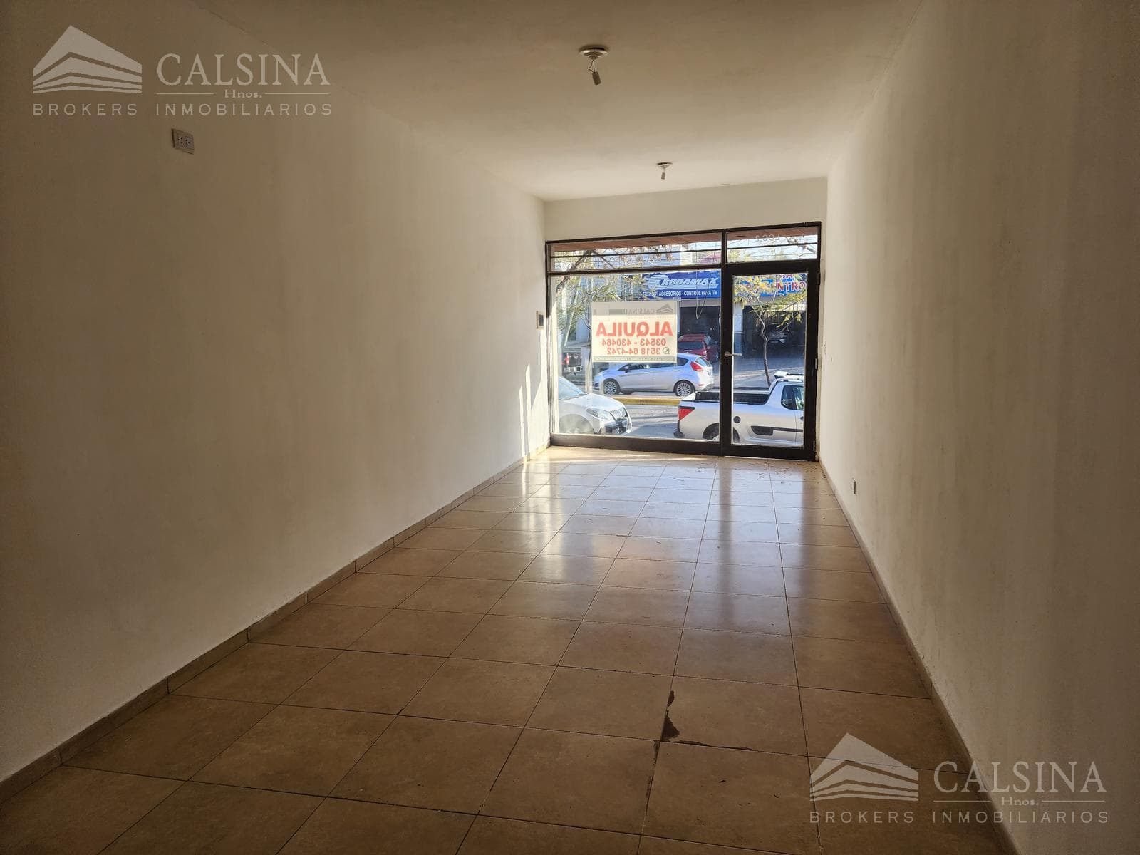 Local en alquiler - Villa Allende - 1