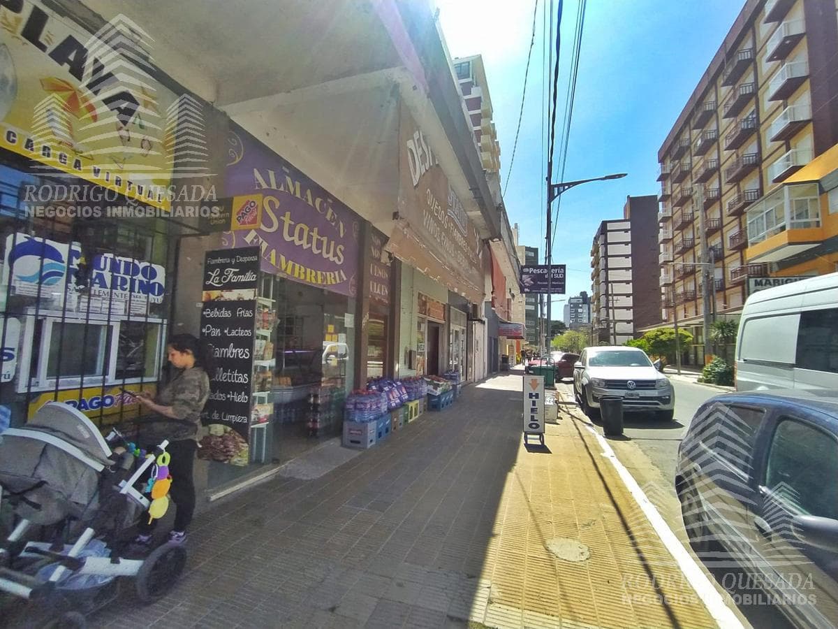 CUATRO LOCALES A LA VENTA EN BLOCK (USD 100.000) Y POR SEPARADO (USD 40.000 C/U) - 1