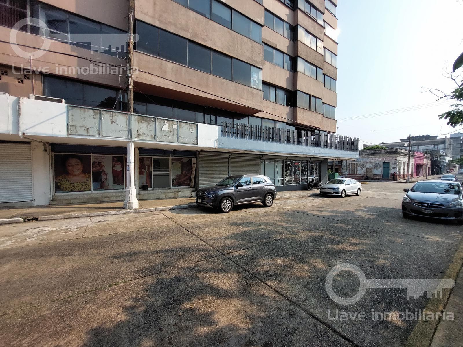 Local Comercial de 2 Niveles y 150 m2 en Renta en Ignacio de la Llave, Col. Centro, Coatzacoalcos, Ver. - 1