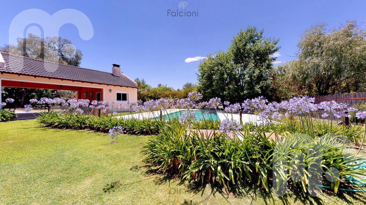 VENTA DE CASA DE 3 DORMITORIOS EN CAMPOS DE ROCA - 1