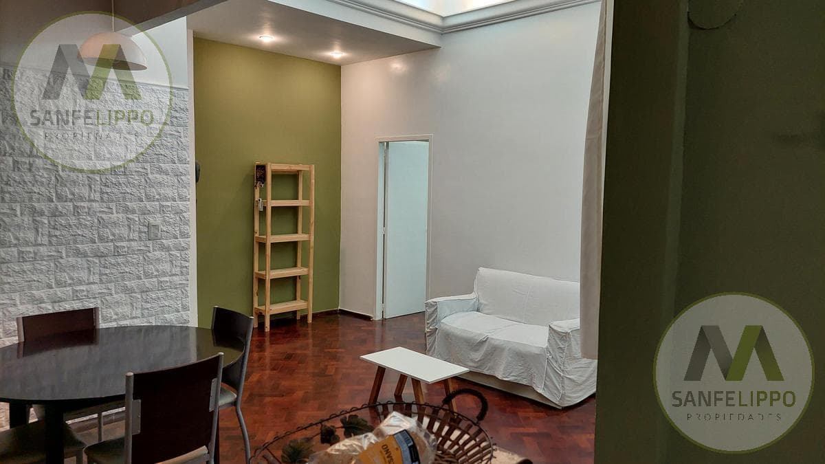 Departamento en Av. caseros al 700 - 1