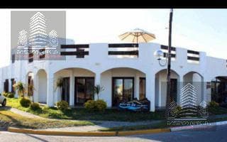 Hotel en Playa Grande - San Bernardo - a metros del Mar - 1