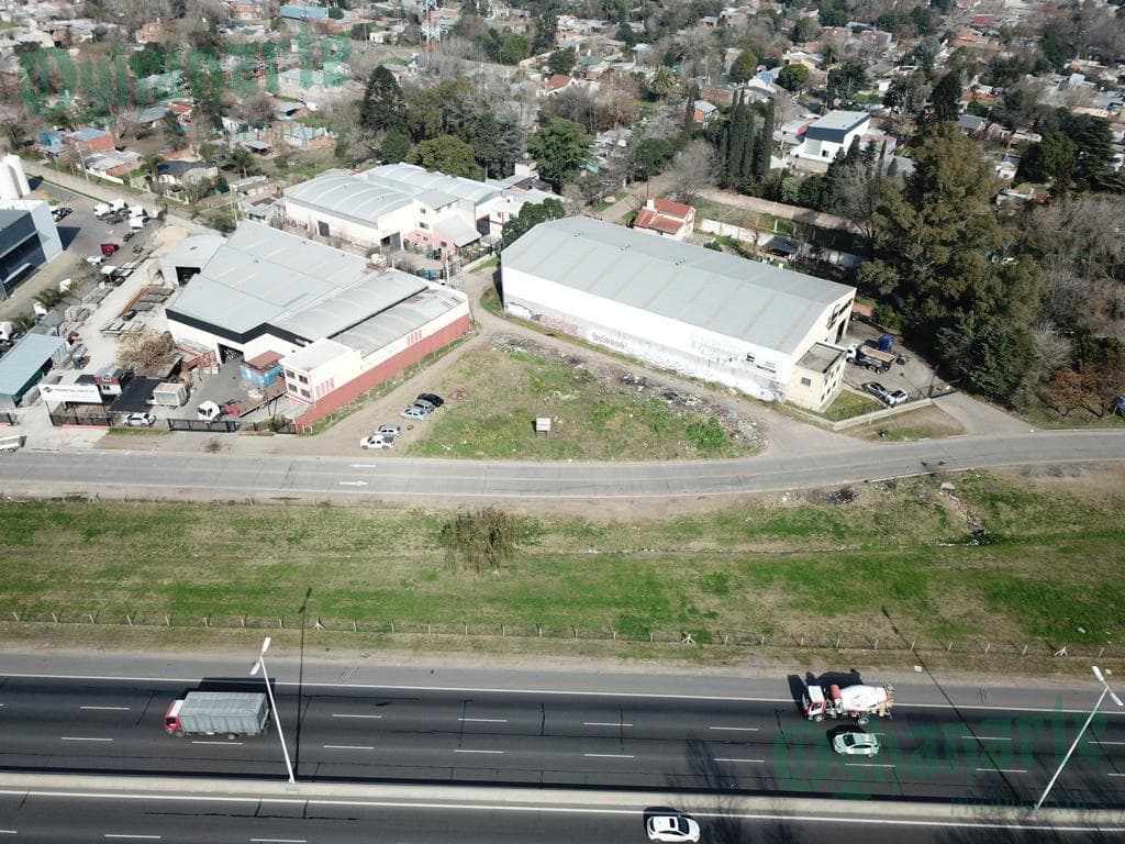 ALQUILER y VENTA de LOTE INDUSTRIAL sobre ACCESO OESTE - 1