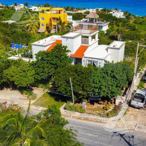 Casa en venta en Isla Mujeres B-EMM4092 - 1