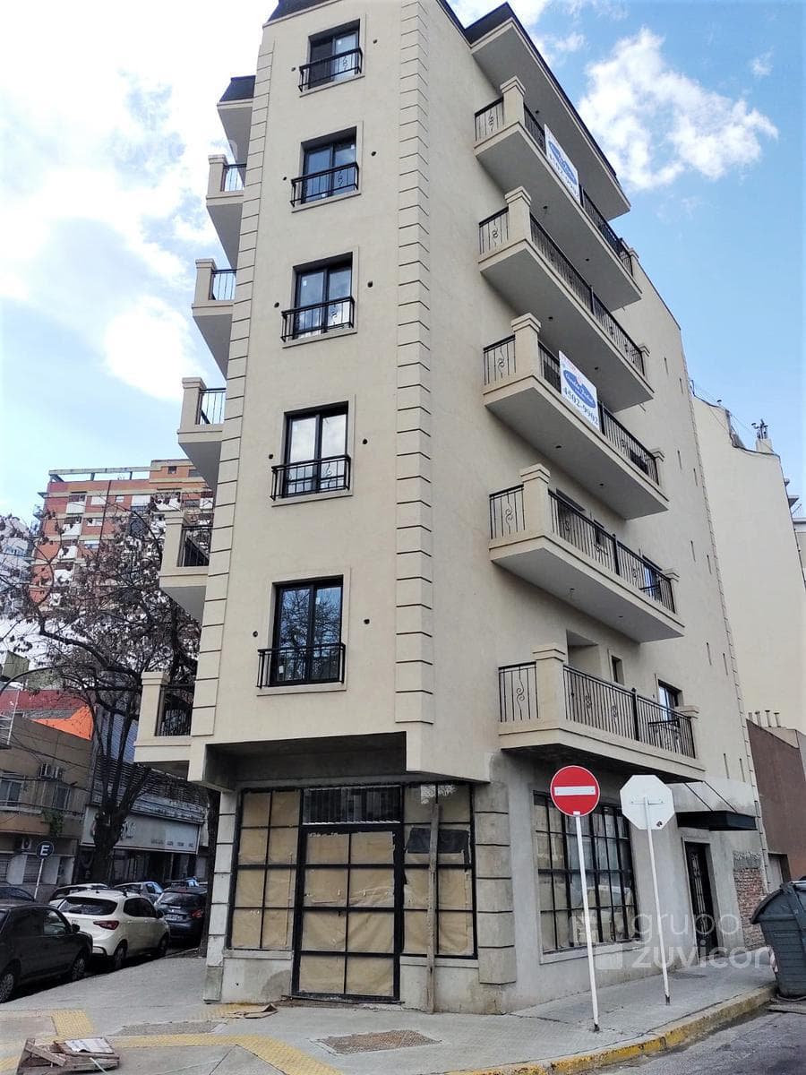 Venta Local a Estrenar en Zona Comercial - Tinogasta y Gutierrez - Villa del Parque - 1