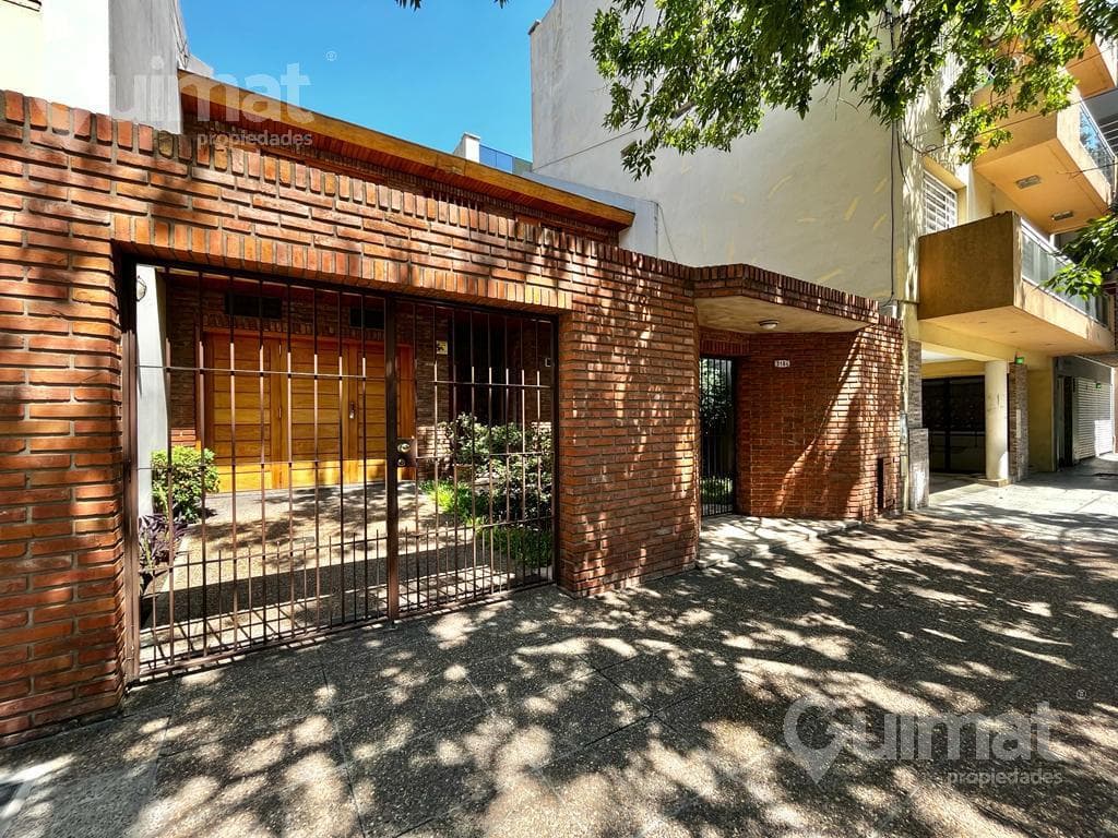 EXCELENTE CASA SOBRE LOTE PROPIO - 4 AMBIENTES - VILLA URQUIZA - 1