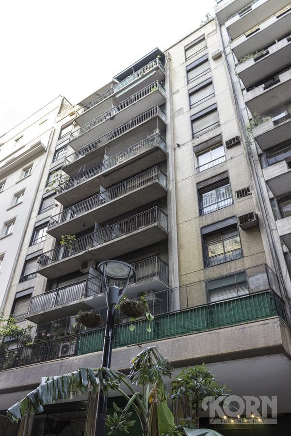 VENTA OFICINA DE 70m² CON COCHERA FIJA - 1