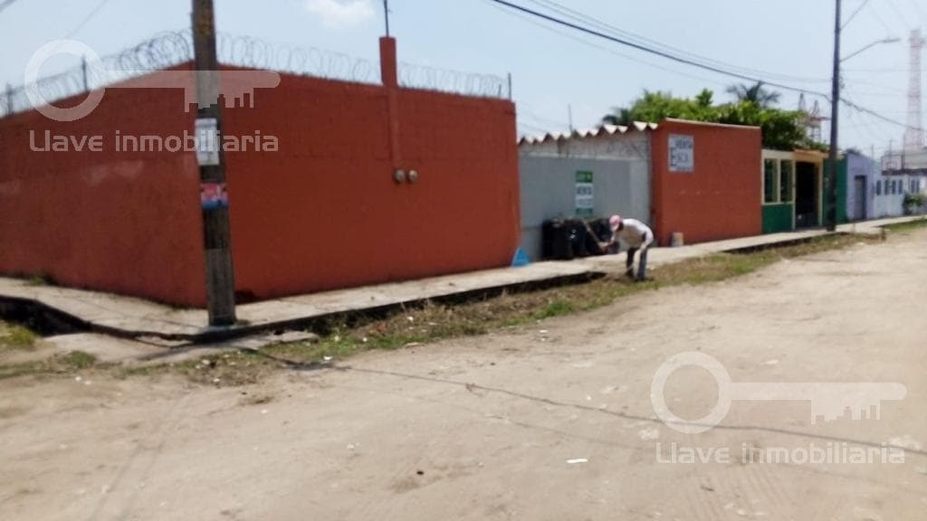 Venta y Renta de Bodega de 600 m2 en Av. del Trabajo, Col. Nueva Obrera, Coatzacoalcos, Ver. - 1