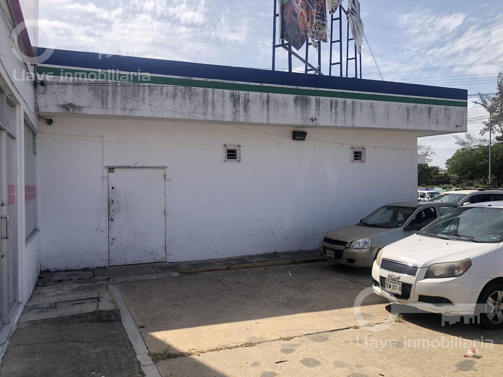 Bodega en renta ubicada en Carretera Villahermosa, entre calles Fco. Sarabia y Av. del puente, Col. Frutos de la Revolución , Coatzacoalcos Ver. - 1