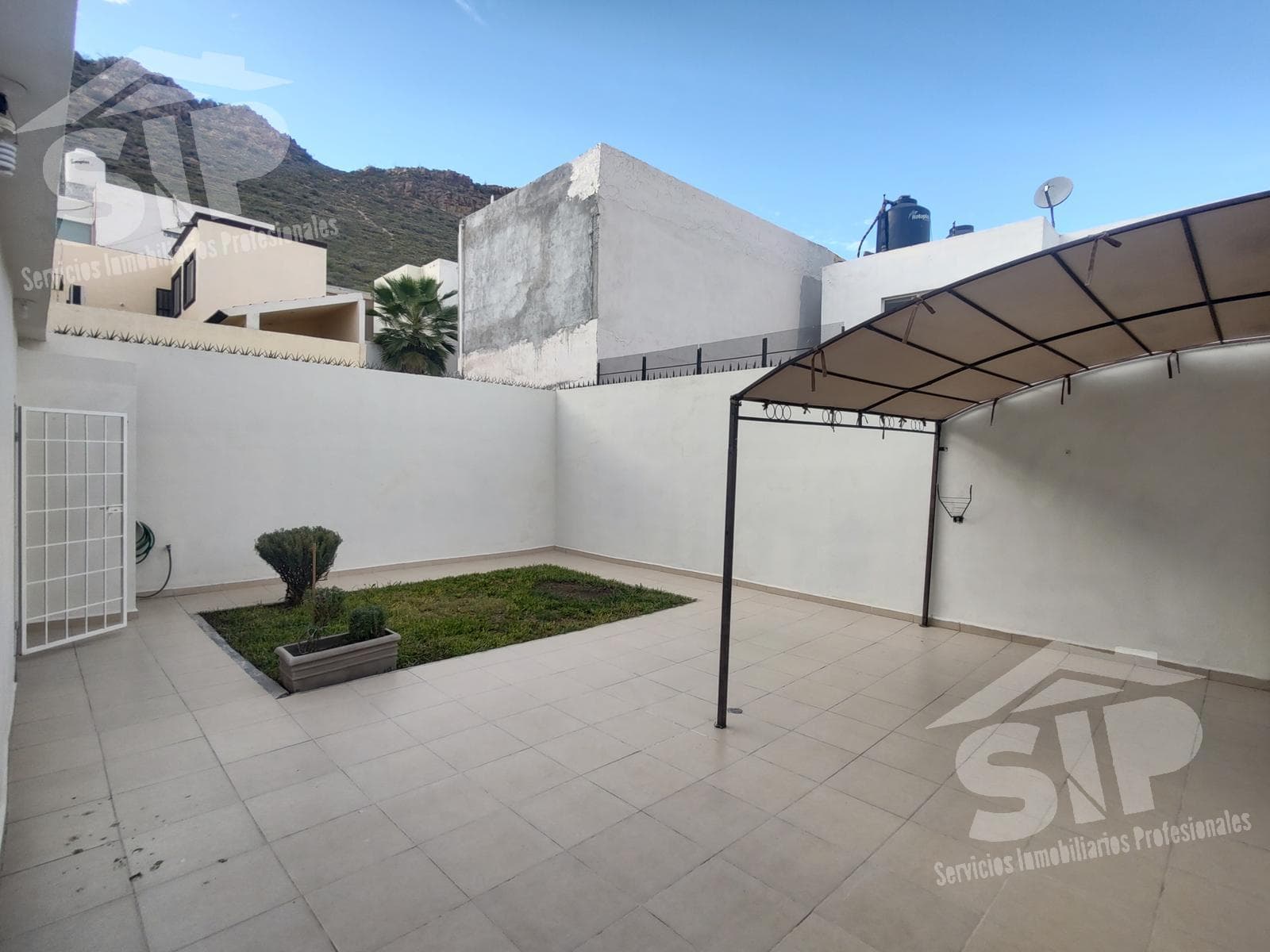 Casa en Renta en Ramos Arizpe Col Portales de Valle - 1