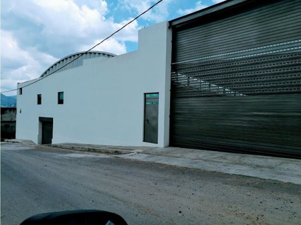 VENTA O RENTA DE BODEGA DE 2000 MTS EN PACHUCA HGO - 1