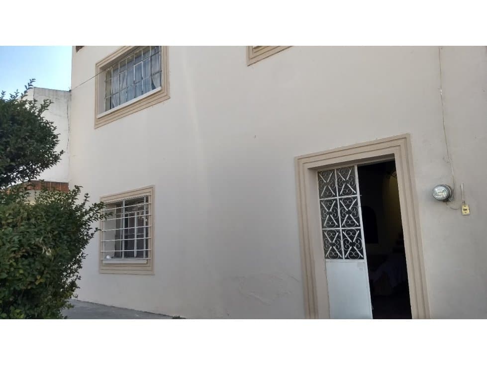 SE RENTA CASA EN APIZACO CENTRO - 1