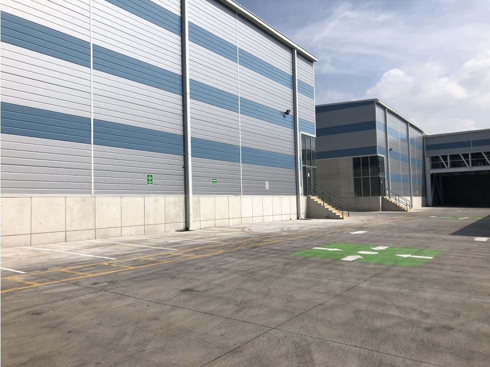 NAVES INDUSTRIALES 1,900 m2 DISPONIBLES EN RENTA TOLUCA - LERMA - 1