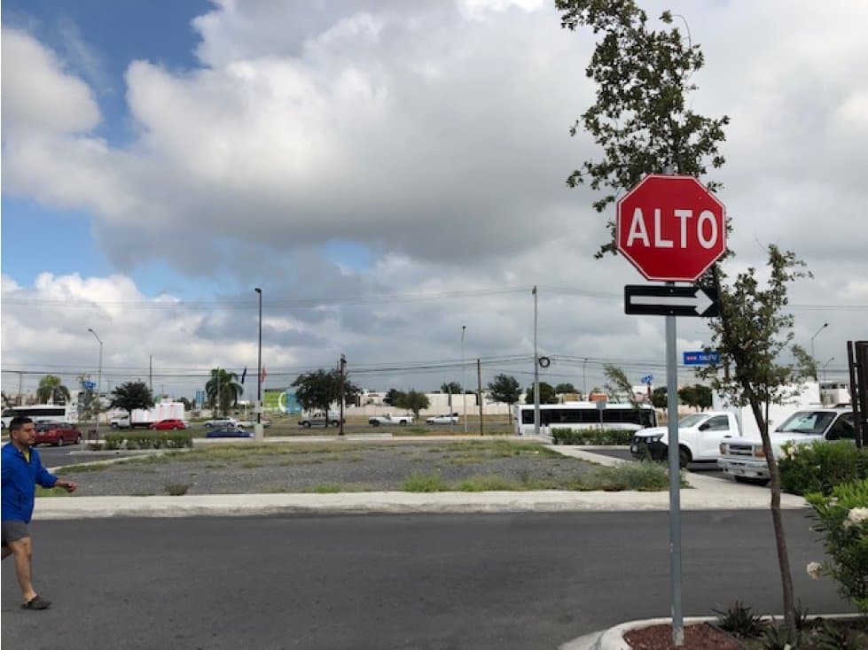 Cerradas de Anahuac Terreno Renta 323 mts2 HEB LSL - 1
