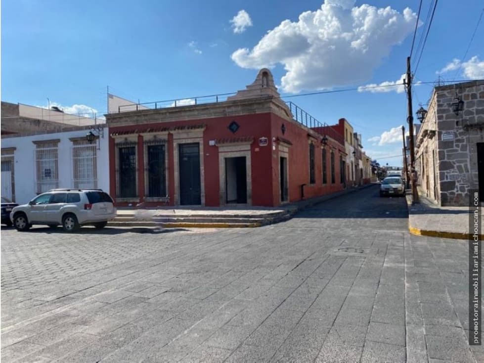 PLAZA COMERCIAL EN CENTRO HISTORICO DE MORELIA - 1