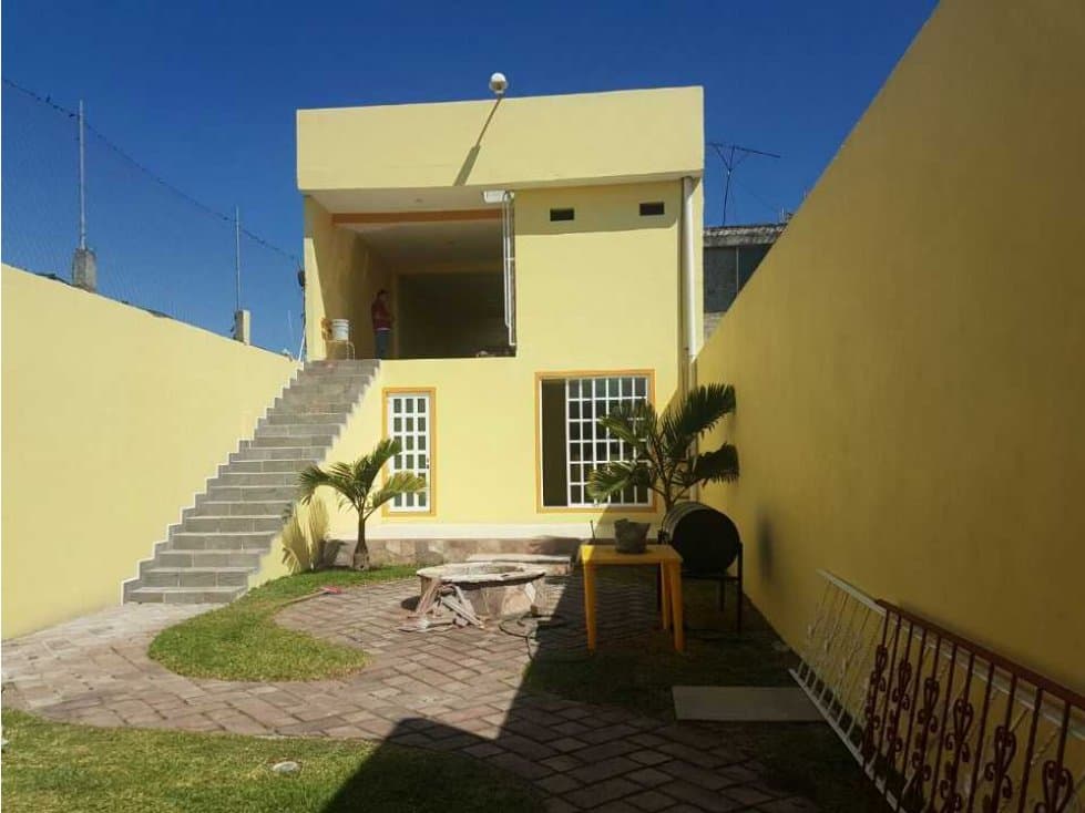 Casa amplia adaptable para negocio - 1