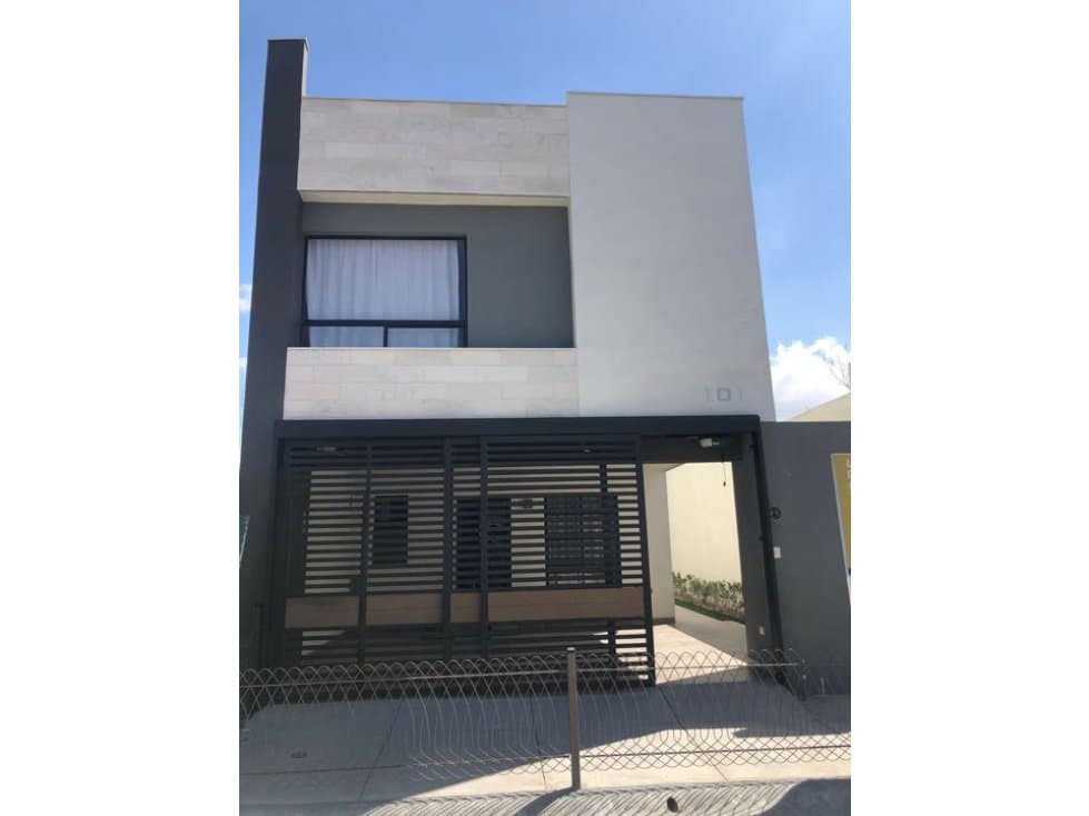 Casa de Venta Residencial en Escobedo de 3 niveles - 1