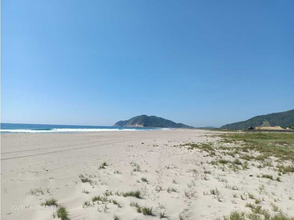 Cerro Hermoso /5000 m² / zona turística, frente de playa - 1