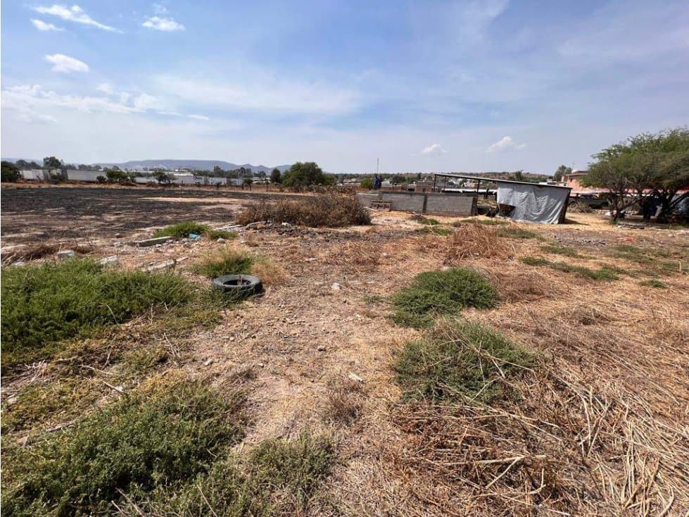 excelente terreno para inversión con una muy buena ubicación ya q - 1