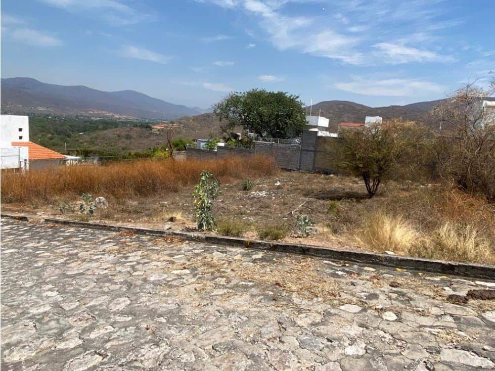 HERMOS TERRENO PANORÁMICO EN EL FRACCINAMIENTO AGUA LINDA, TLALTI - 1