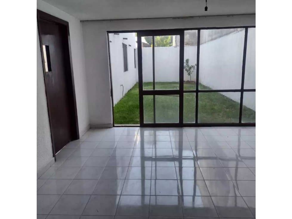 Hermosa casa en RENTA céntrica ideal para oficinas, consultorio o fami - 1