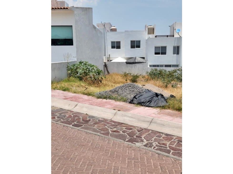 Muy bien ubicado Terreno en Privada - 1