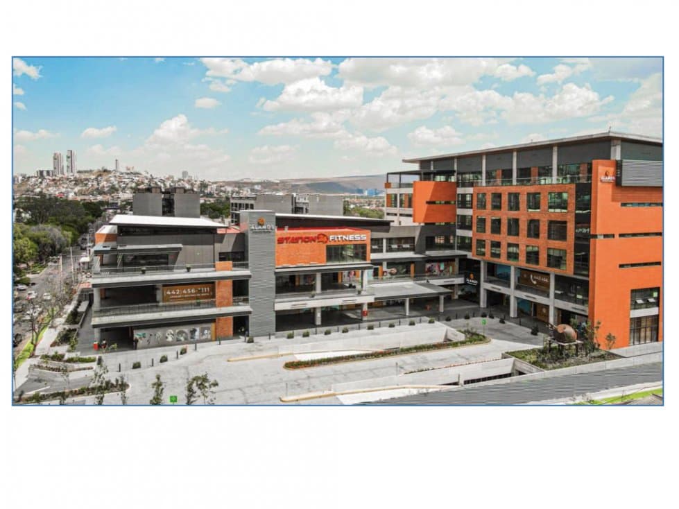 Oportunidad de tener tu negocio en importante Plaza en Querétaro - 1